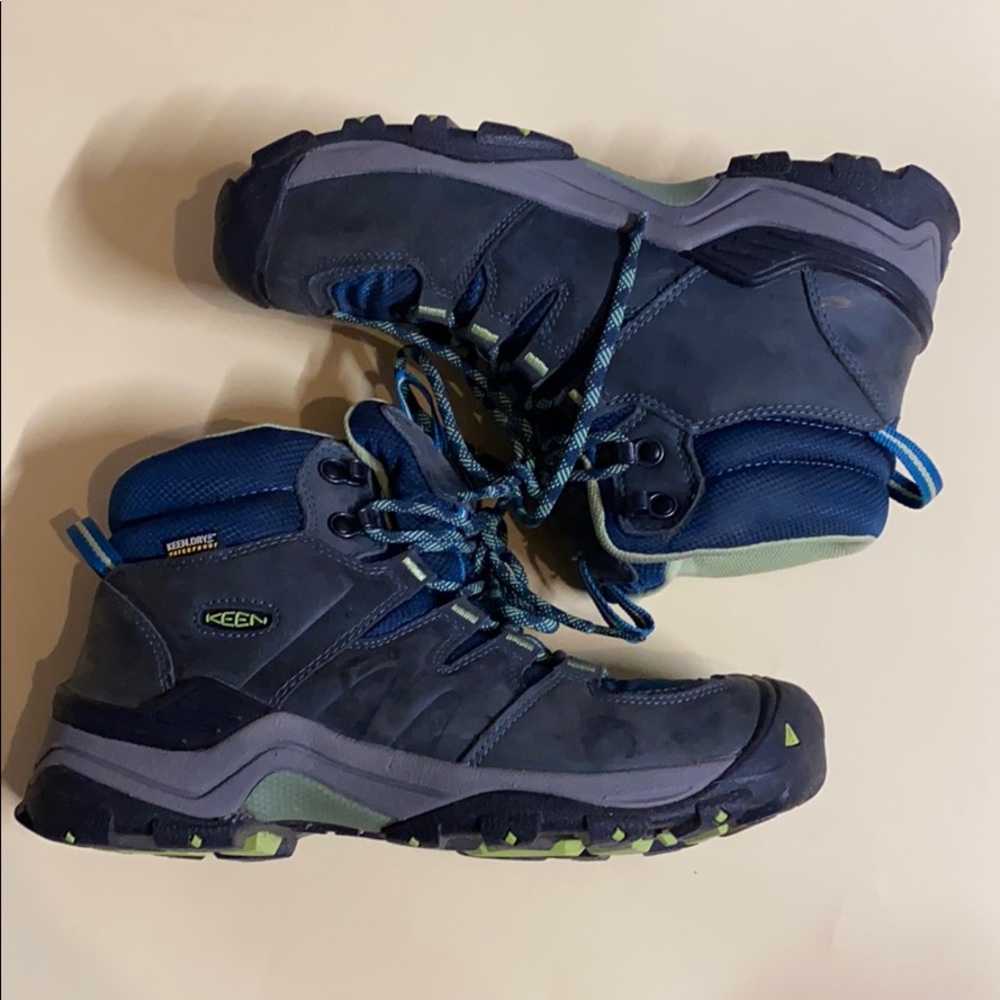 Keen hiking boots Women 8.5